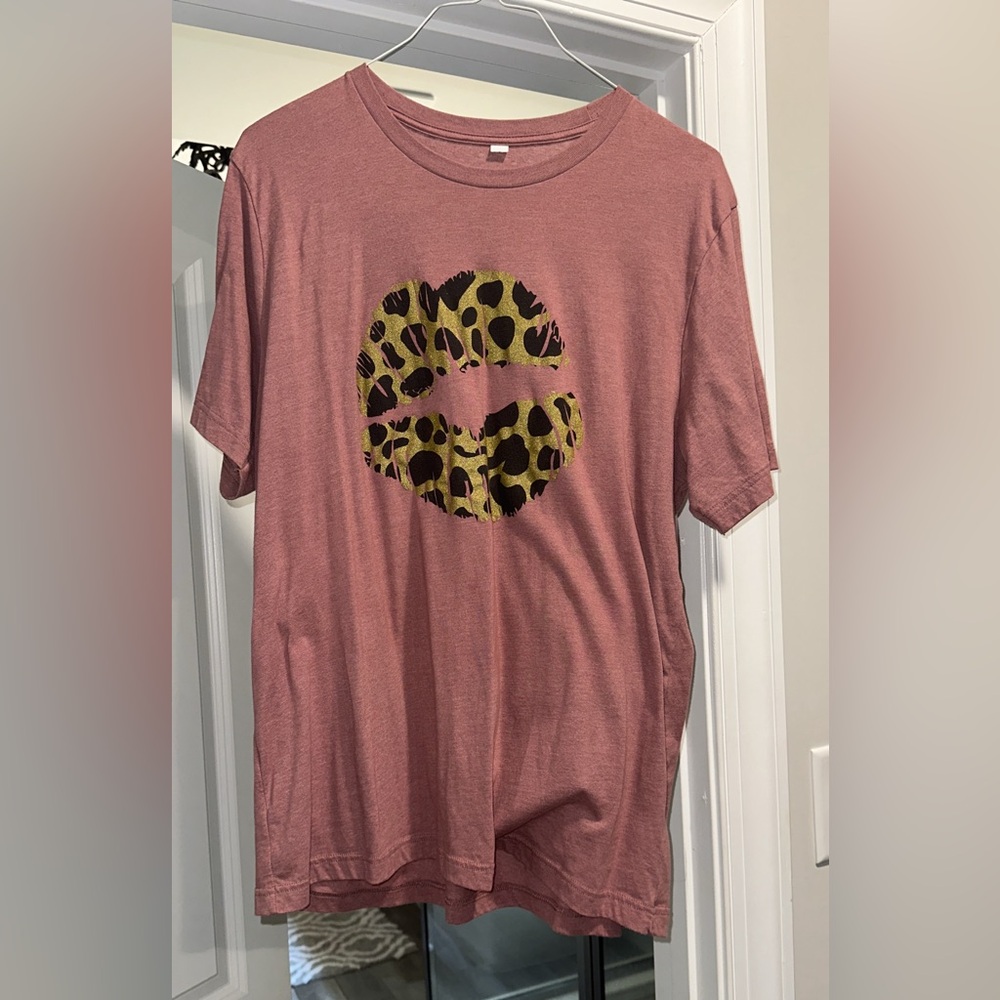 Leopard kissing lips shirt